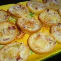 mini-tartelettes-st-nectaire-oignons-lardons-